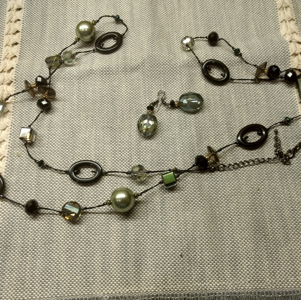 Neclace - Picture 2 of 2